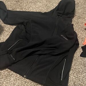 Columbia Dark Hooded Jacket with Zippered Pockets